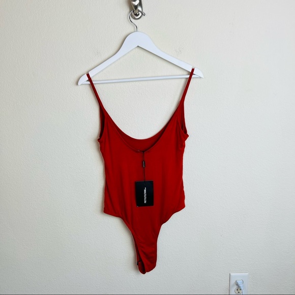 NWT PrettyLittleThing Rust Orange Strappy Jersey Scoop Neck Bodysuit - Picture 7 of 14